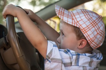 bambino guida, auto