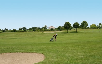 All'aria aperta: tra gioco e sport, ecco un corso di golf dedicato ai bambini. 