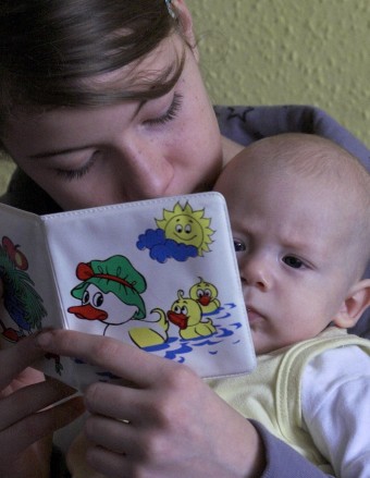 mamma-bimbo-leggere-educare