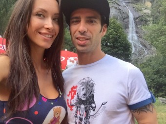 Marco Melandri con la compagna Manuela Raffaetà