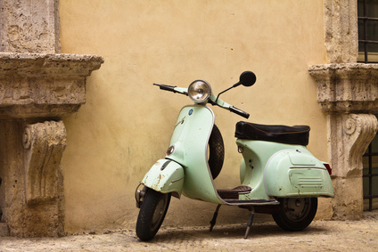 Letture in sella alla Vespa