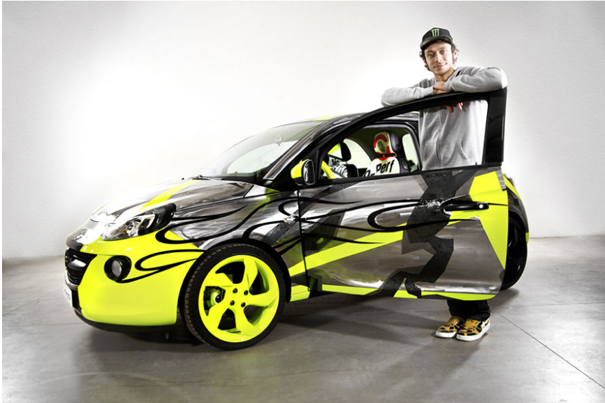 Adam & Vale for Charity: ecco la Opel disegnata da Valentino Rossi. In vendita su Ebay fino al 24