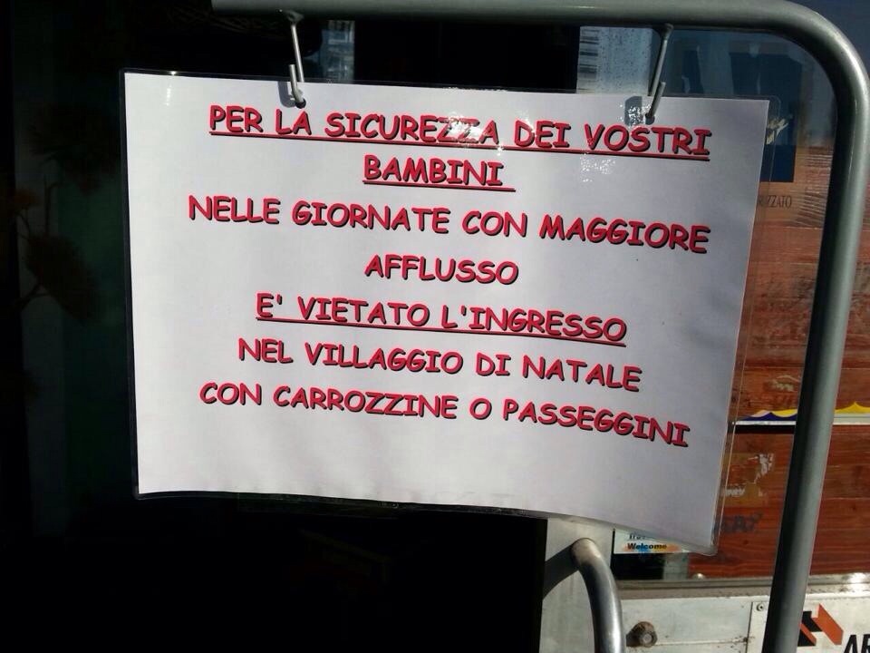 Bologna, al Villaggio di Natale vietato l'ingresso ai passeggini