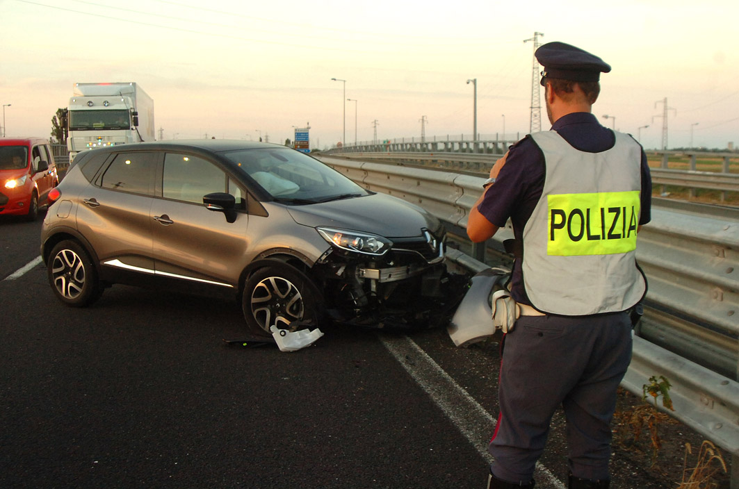 Incidente in A14 Bis: feriti due bimbi, uno è grave