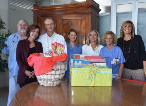 Forlì, donati libri e giochi alla Pediatria