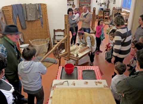 Festa del papà: a Bagnacavallo i bimbi fanno la piadina con i babbi